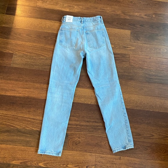 Zara high rise mom jeans - Picture 3 of 5